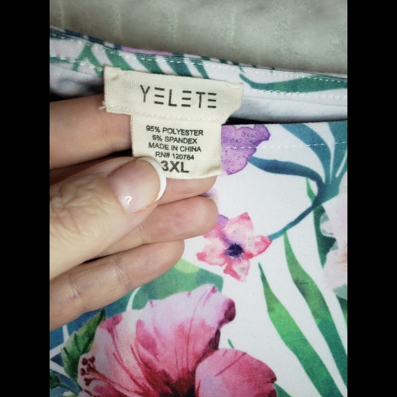 NWOT Top - Picture 2 of 2